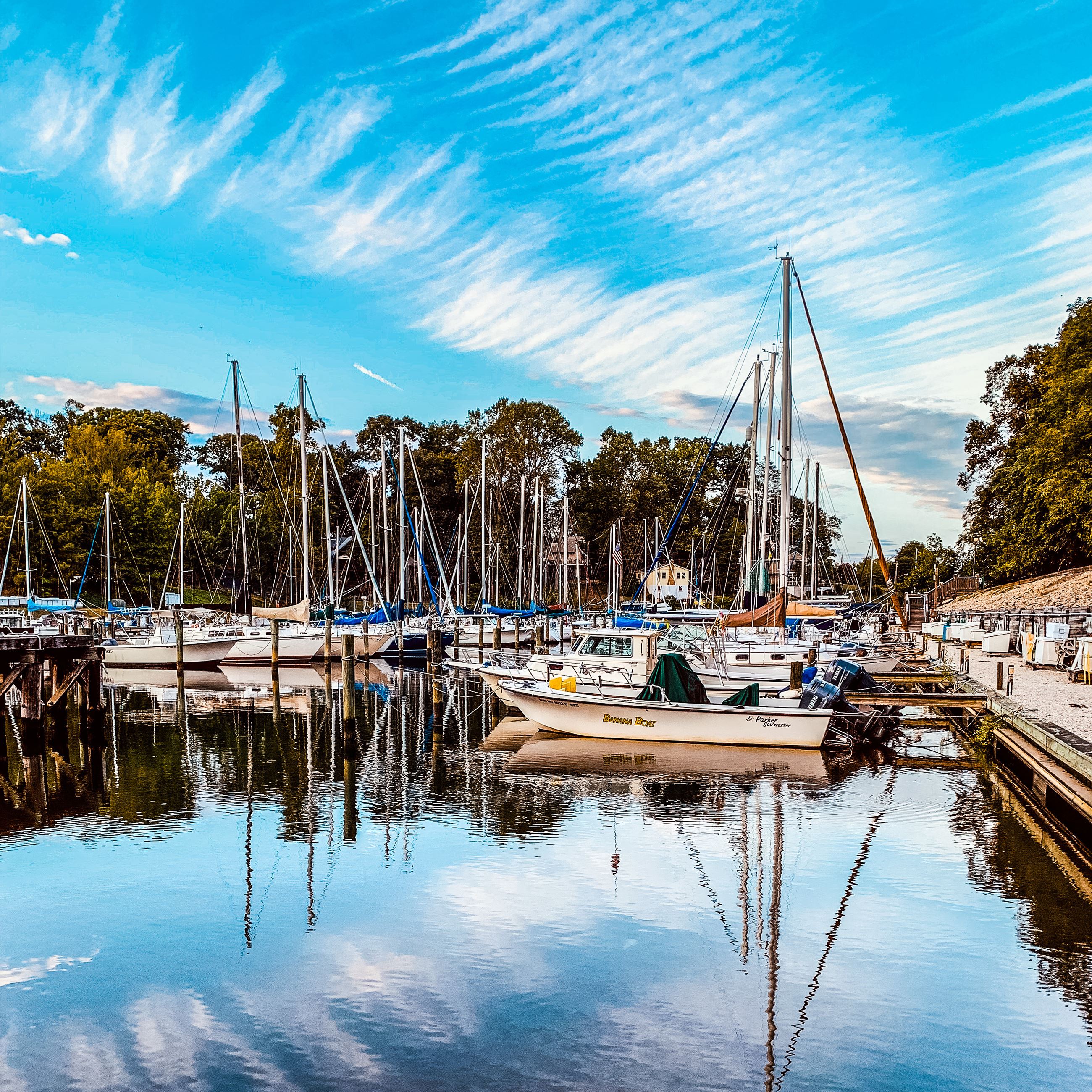 Boats on the water at Flag Harbor Marina